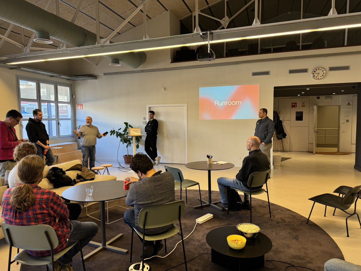 Arrancando un nuevo Coding Dojo 🥋.Hoy un gran desafío con “the game of life” 💪🏼. Gracias <a href="/runroom/">Runroom</a> por recibirnos. #scbcn