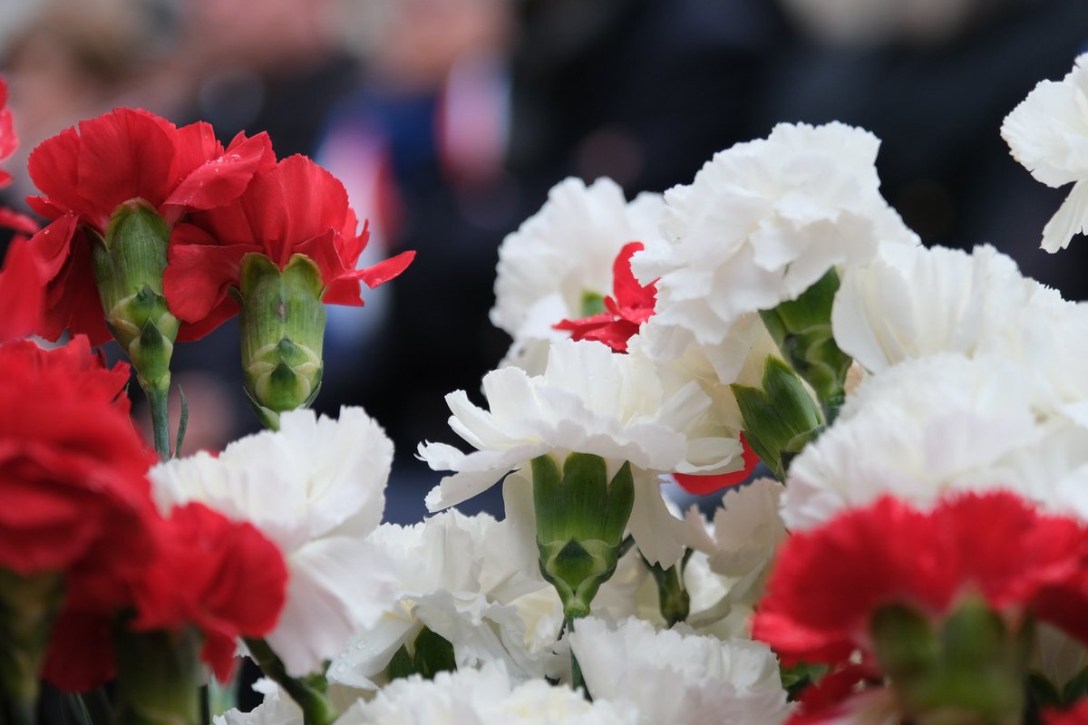 Rassemblés pour ne jamais oublier le génocide perpétré contre les #Arméniens en 1915. #Lyon a été une ville-refuge pour nombre d’entre eux. Je veux leur dire mon soutien pour ce qu’ils ont enduré et ma gratitude pour ce qu’ils ont apporté. Gardons cette mémoire toujours vive.