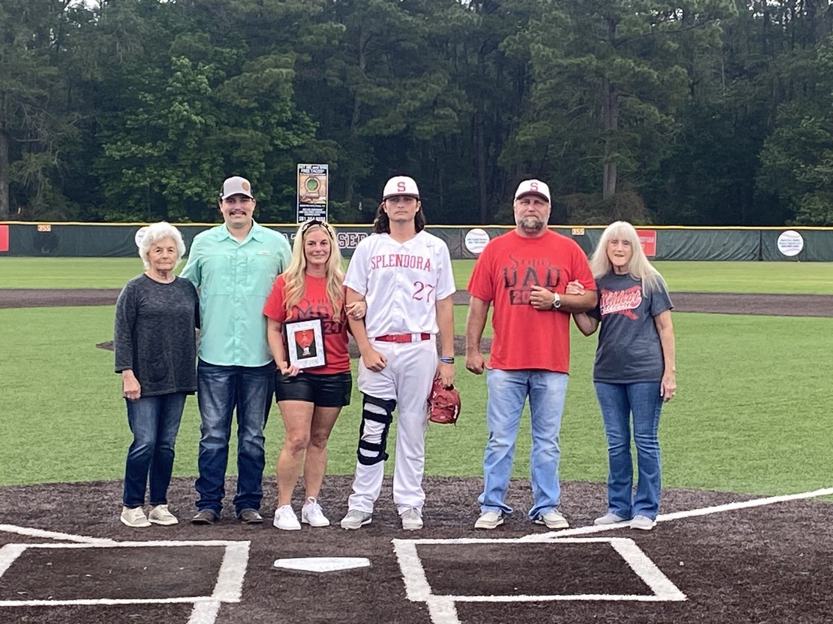 Let's give a round of applause to our amazing Senior baseball players! They have worked hard and have accomplished so much. As they move on to their next chapter in life, we want to wish them all the best. Keep shining bright and making us proud! #WeAreSplendora