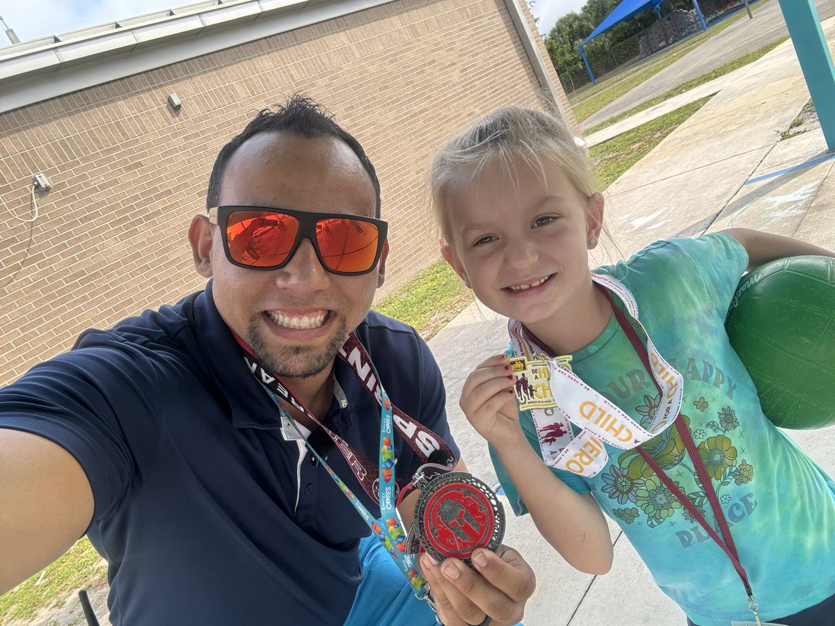 CoachGaboPE's tweet photo. Nothing better to be part of my Ss motivation, than showing them that we all can achieve incredible things. Put your mind a body to work and make it happen. 1st @SpartanRace will love to see my Ss completing them one day. #stayactive #livebyexample https://t.co/eN4npx3QSt