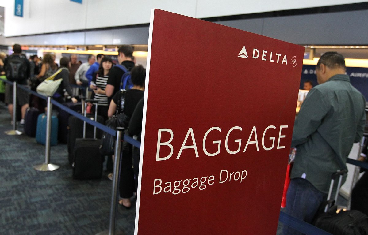 🚨 BREAKING: The Department of Transportation has issued a new rule requiring airlines to give you an automatic refund if your flight is canceled or delayed or if they lose your bags.