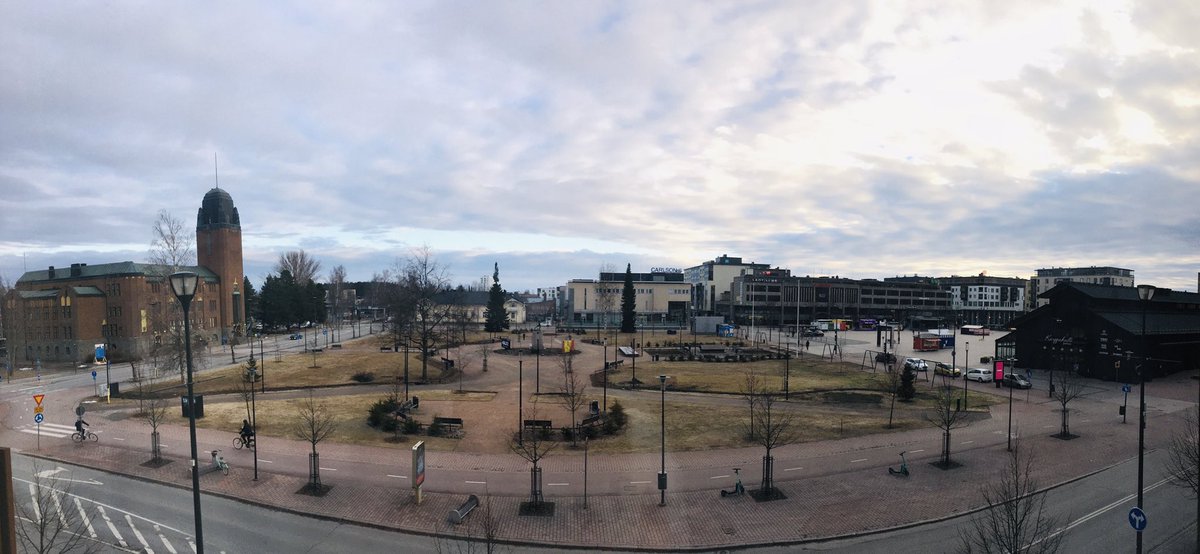 duplouy_anne's tweet photo. A long and busy day behind us! Excellent plenary by @foodwebs, lots of info from @VeronikaNLaine @luomus, great talks on #SNPs, #Haplotypes #geneticDiversity #Inbreeding and much more! And active poster session! Good start to #FinMolEco24! @UniEastFinland https://t.co/YSCpgZh4Qa
