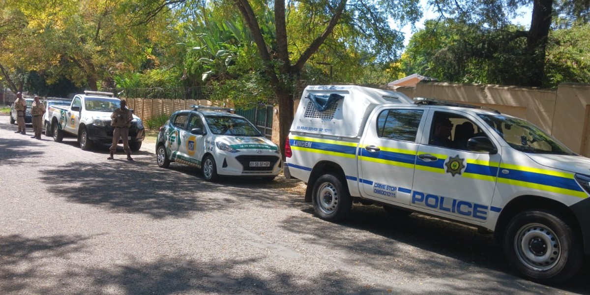 Joining forces for a safer community. Fidelity ADT Greenside joined Linden SAPS along with other Security companies for a Joint Operation in various areas. #FidelityADT #Greenside #Gauteng #jointOperation #FidelityServicesGroup #WeAreFidelity