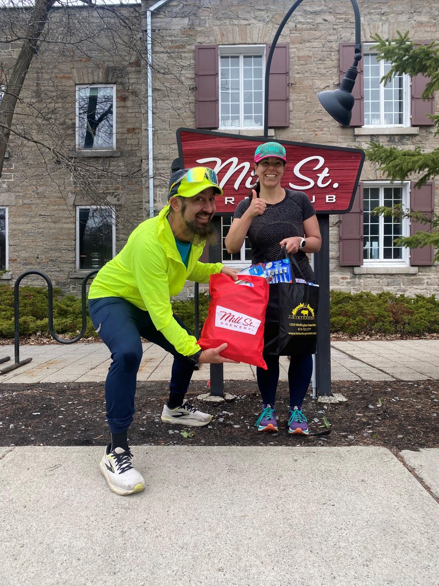 The @milersmill run club hit the streets for an outing supporting our DYMON Health Clinic and dental program! 👟 One runner, Ashley, a longtime volunteer dental hygienist, along with her team donated toothbrushes! Thank you for this thoughtful gift! 💙