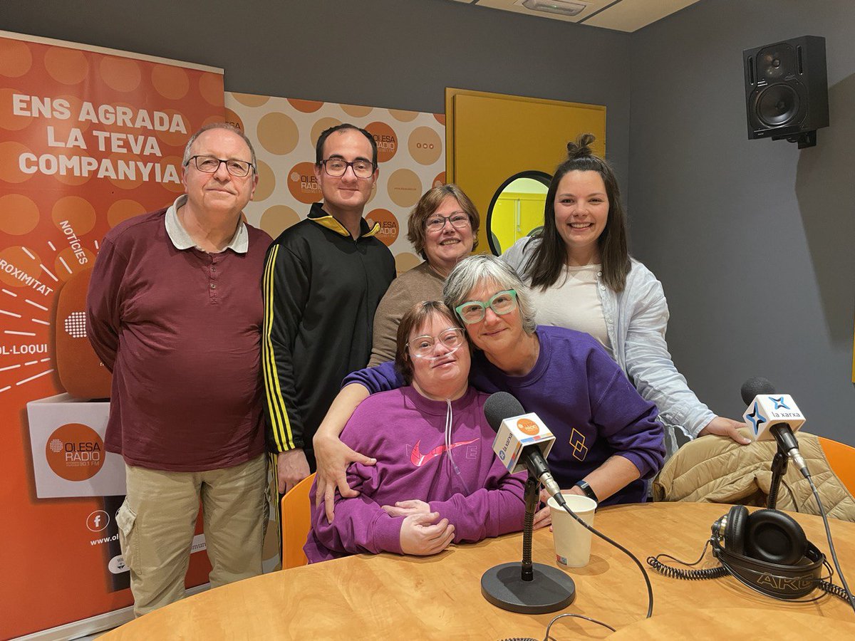 🔴 SANTA OLIVA PER LA INCLUSIÓ | L'entitat engegarà a partir del maig la campanya “Junts per la inclusió sense límits”. De la campanya i de la feina que fan han parlat Silvia Cruz, Neus Guinea, Vasile Jiménez, Manel Jiménez, Montse Solsona i Eva Costa.
📻 tuit.cat/H15Fd