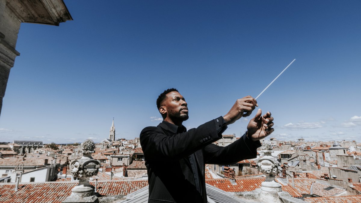 Le chef d’orchestre américain Roderick Cox a fait le choix de Montpellier où il est nommé directeur musical de @OONMLR. Principaux objectifs : nouveaux répertoires, diversification des publics et rayonnement de Montpellier et de l'orchestre. @MDelafosse encommun.montpellier.fr/articles/2024-…