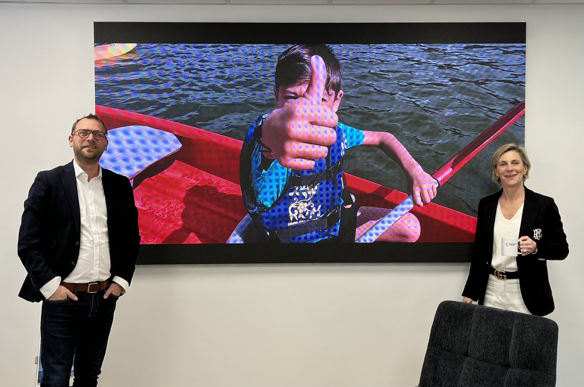 SFRIMAUDEAU's tweet photo. Réunion stratégique sur l’activité #DOOH au cœur de @Paris dans le magnifique espace « Vendée Parnasse » mis à disposition par le @DepVendee pour faciliter les Entreprises Vendéennes 👍
Occasion de retrouver l’écran dynamique haute définition @Cocktail_Vision partenaire officiel de cette excellente initiative voulue par @a_leboeuf et @Lucbouard 😉
On continue 

@FrimaudeauM @illiaquer