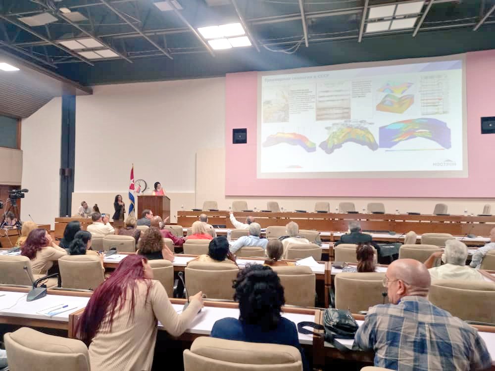 OsdeGEDIC's tweet photo. Diversos e importantes temas para los profesionales que integran el sector de la construccion son tratados desde la XIV Conferencia Científico Tecnica.
#ProyectandoElFuturo
#Fecons2024 https://t.co/0RXRN0koAP