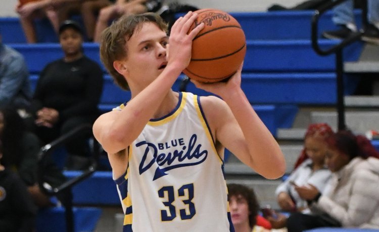 Senior Year Wrap-Up:
● Joined 1000th Point Club - Feb 2024
● Athlete of the Week - CVC - Jan 12, 2024
● 1st Team CVC - 2024
● 2nd Team - NE Lakes All-District Boys BBall 2024
● All-Ohio Honorable Mention 2024
● All-Star - Greater Cleveland BBall Coaches Assn   
 2024