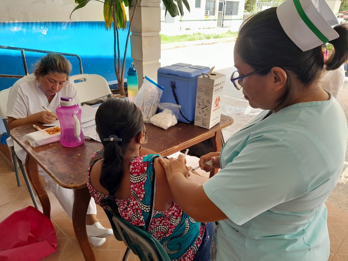 #Coclé | Nuestros equipos de enfermería realizan la Campaña de Vacunación de las Américas, el informe destaca que de han aplicado 13,439 vacunas; logrando vacunar al 94.8 % de la población de 1 a 4 años de edad con la vacuna del sarampión.