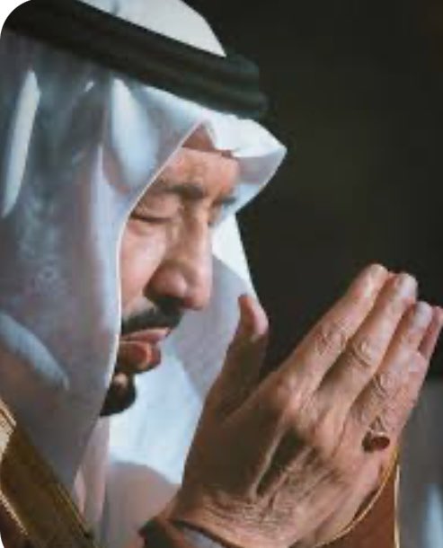 #الملك_سلمان_بن_عبدالعزيز
اللهم البسه ثوب الصحة والعافية 
الله يحفظك يا سيدي 🤍🤲🇸🇦