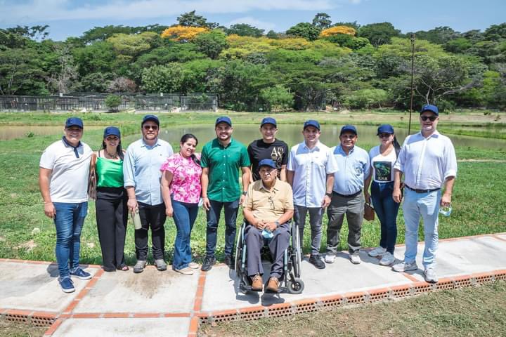 El Consejo Directivo de @CORPONOR se ha reunido en el entorno mágico del CAV, en El Zulia. Este espacio dedicado a la atención de la fauna silvestre del departamento, ha recibido a los consejeros, quienes han recorrido las instalaciones junto al director, Humberto Camacho. Hilo👇