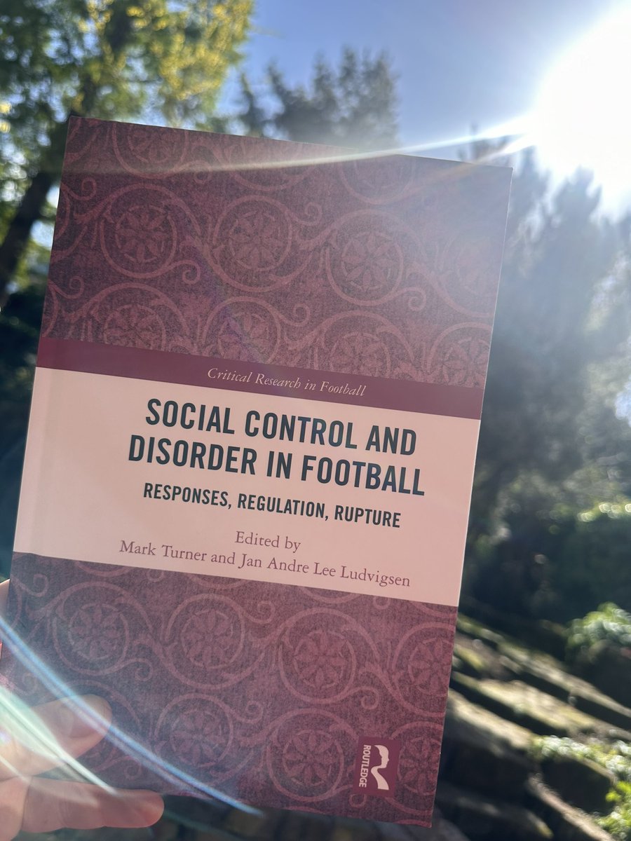 Book 28/29 in our book series Critical Research in Football - congratulations @DrMarkTurner and @jaludvigsen Thank you @petermillward79 for steering 🙌🏾 routledge.com/Critical-Resea…