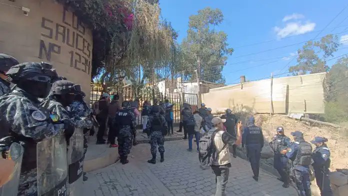 La Alcaldía de La Paz notifica a ocupantes de áreas protegidas en Aranjuez. Lea la nota aquí: go.la-razon.com/QT4XAy