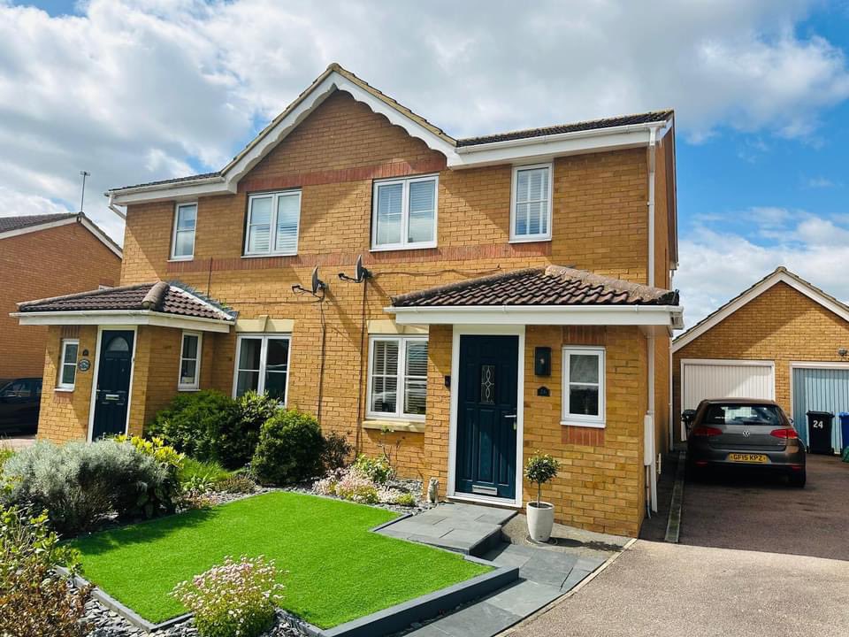 ⭐️⭐️NEW TO MARKET⭐️⭐️
Deanshanger £365,000
#propertyforsale #property #propertyinvestment #homesale #homebuyer #buyer #estateagent #estate #agent #sale #sales #properties #moving #housemove #newhome #newhouse #houseplants #house #housedecor #rightmove #right #move #miltonkeynes