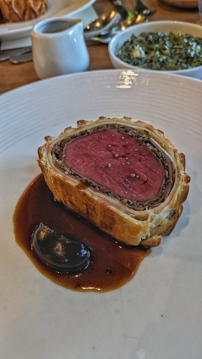 AD | Partially comped I was lucky enough to be invited to @thomaspontcanna last night where I was fed this outrageously good beef wellington which at £50 (£25 pp) including two sides is one of the most wallet friendly ways to eat some of the best cooking you can find in Cardiff.