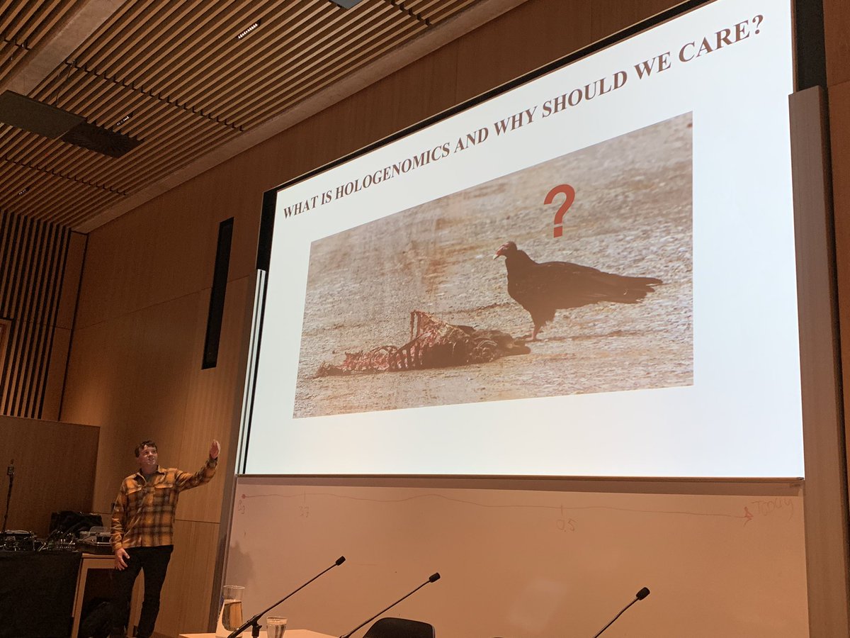 🌟The evening started with a delicious tasting of #kombucha, #miso, #tempeh and #edible #insects 🌟 Now the speakers will share their #research on #hologenomics and #ferments with the public 👏 #scicomm #holobionts @forskdk @GrundforskFond