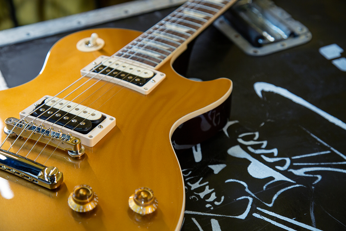 You know what they say—there's more than one way to wire a Les Paul. From vintage to modern to more complex setups, here are a few of our favorite LP wiring mods: hubs.la/Q02tRCwF0

#SeymourDuncan #LesPaul #GibsonLesPaul