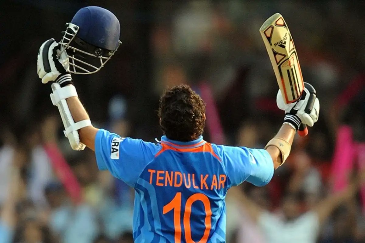 Jindalaarit's tweet photo. Happy Birthday to the LEGEND Sachin Tendulkar sir.#HappyBirthdaySachin #SachinTendulkar @sachin_rt https://t.co/lVpCAOa2cQ