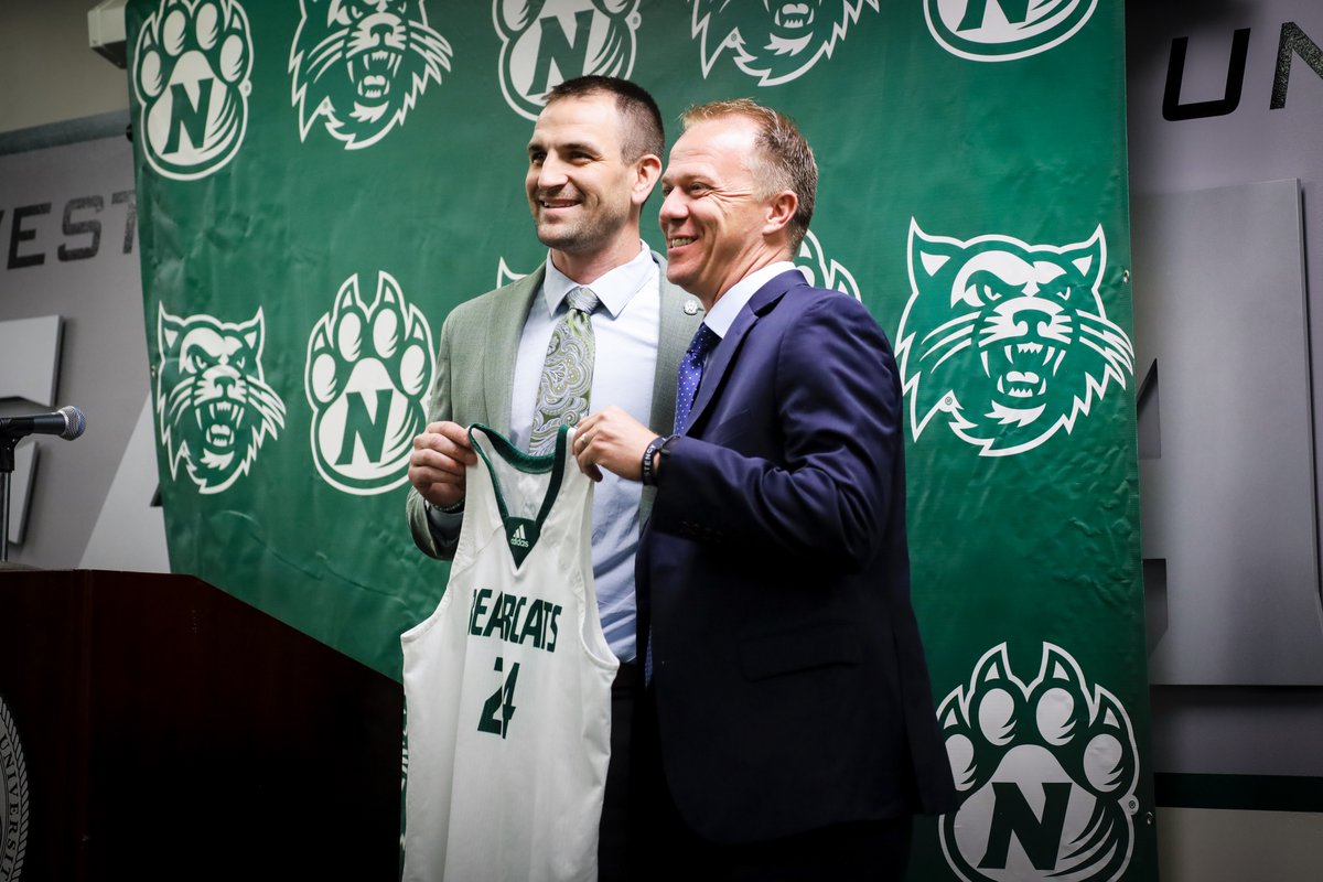 bearcatsports tweet picture