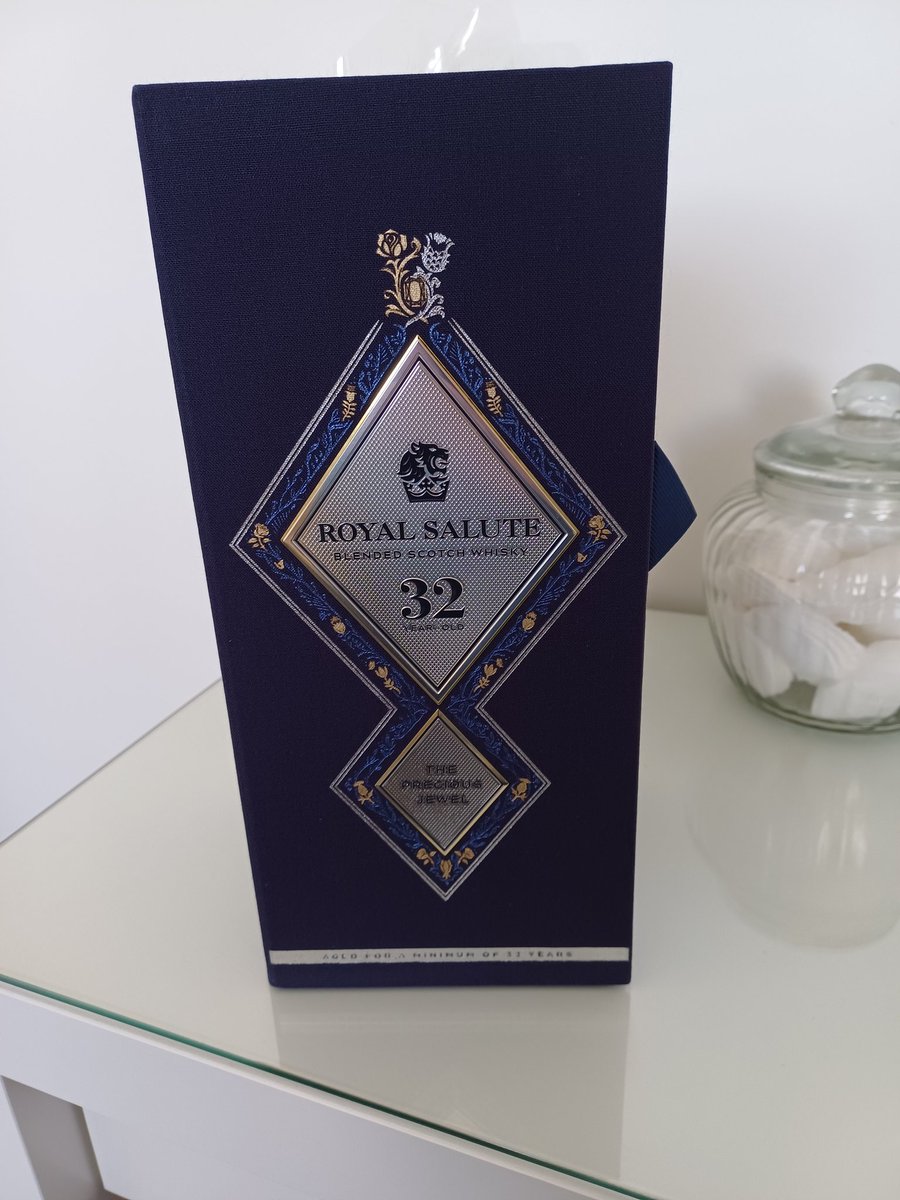 ROYAL SALUTE 32 YEAR OLD The Precious Jewel other 1 for the collection