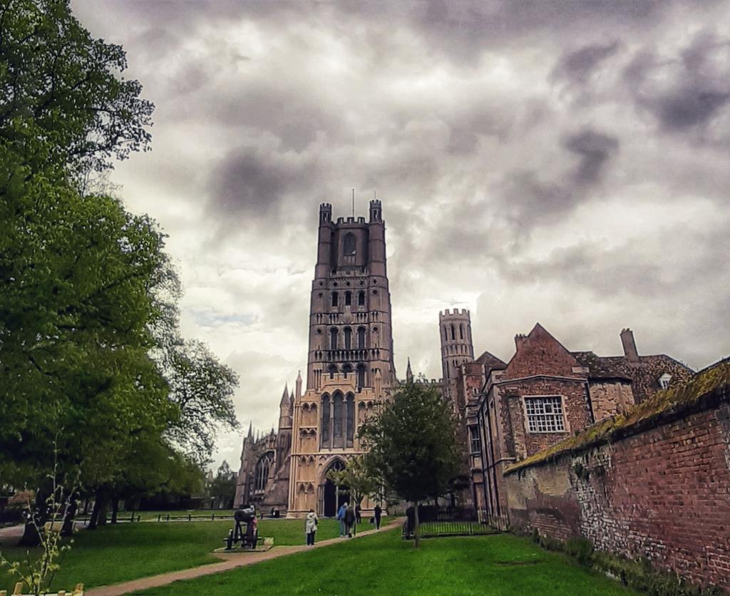 Dear followers! Shall we play a round of which cathedral? #whichcathedral ??