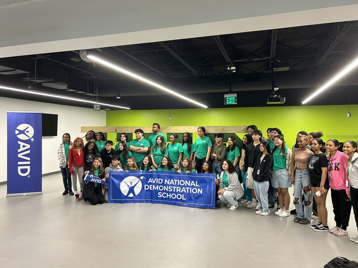 SpoonStefani's tweet photo. Congratulations @bhsstem on your @AVID4College Demonstration School Journey!! It started 15 years ago and is still going strong!! @AVIDwithLarsen @jeprincipal #sustainablesystems #demosite #risdbelieves https://t.co/OtMpOiqZFb