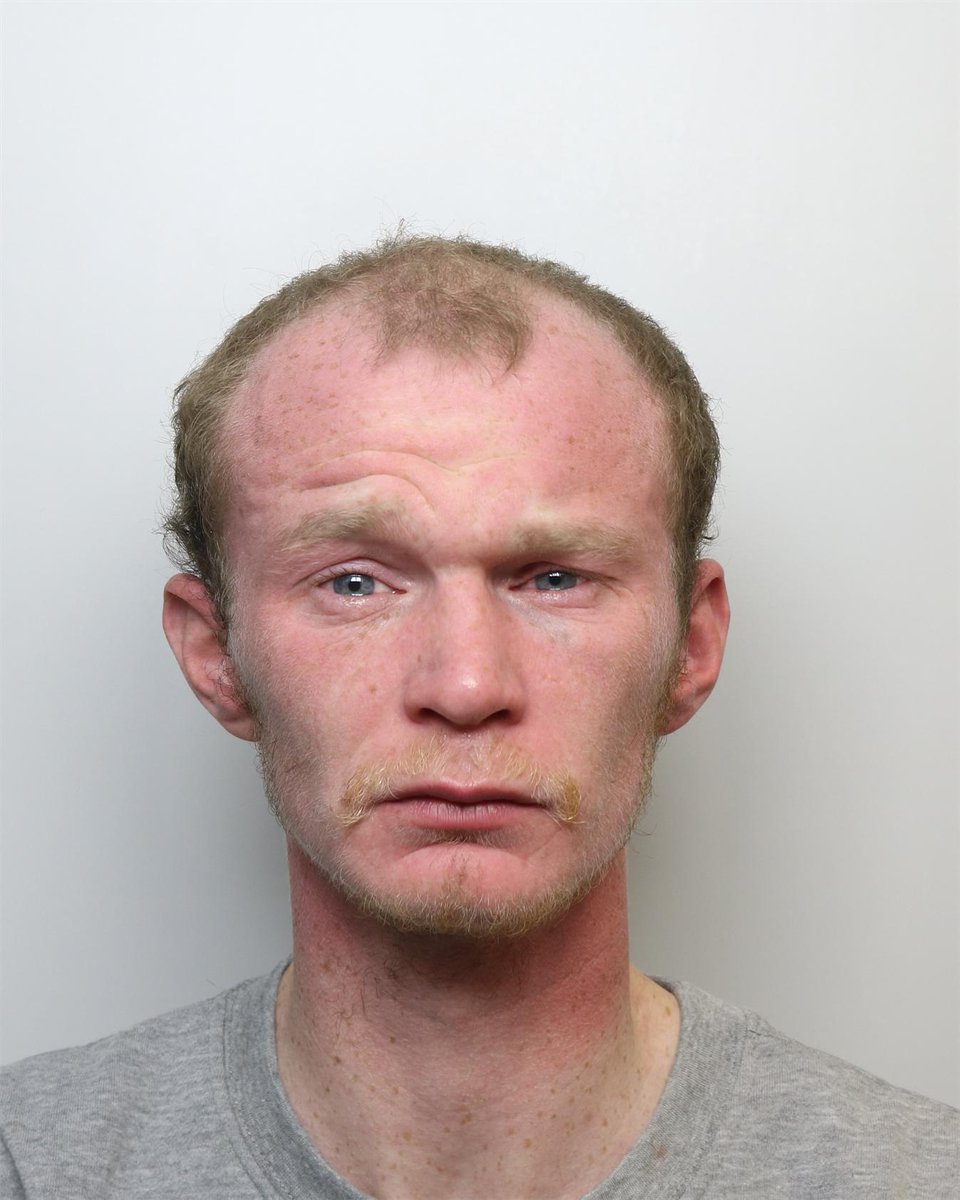 Police in Calderdale are appealing for information to help locate Dylan Husband from the Mixenden area who is #wanted in connection with burglary and theft from vehicle offences. Seen him? ☎️101 or Crimestoppers 0800 555 111 💻westyorkshire.police.uk/LiveChat ➡️Ref 13240207845