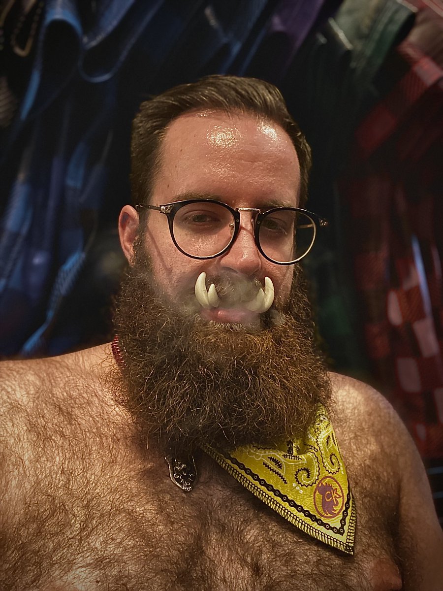 CrimsonLthrDad's tweet photo. Meet me behind the leather shirts for a sweaty good time

#orcdaddy #daddybear #gaybear #HairyChested #leather 

Leather Bandanna: @cockeyekink 
Tusks: @orcstyle https://t.co/KhFnnQmFfx