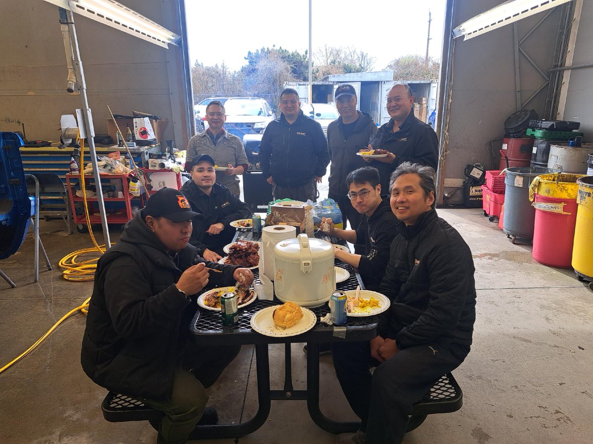 Our North Richmond team is grilling up success with a sizzling shop BBQ! 🍔🔥 #teambonding #BBQchampions #shoplunch #autobody #autobodyrepair