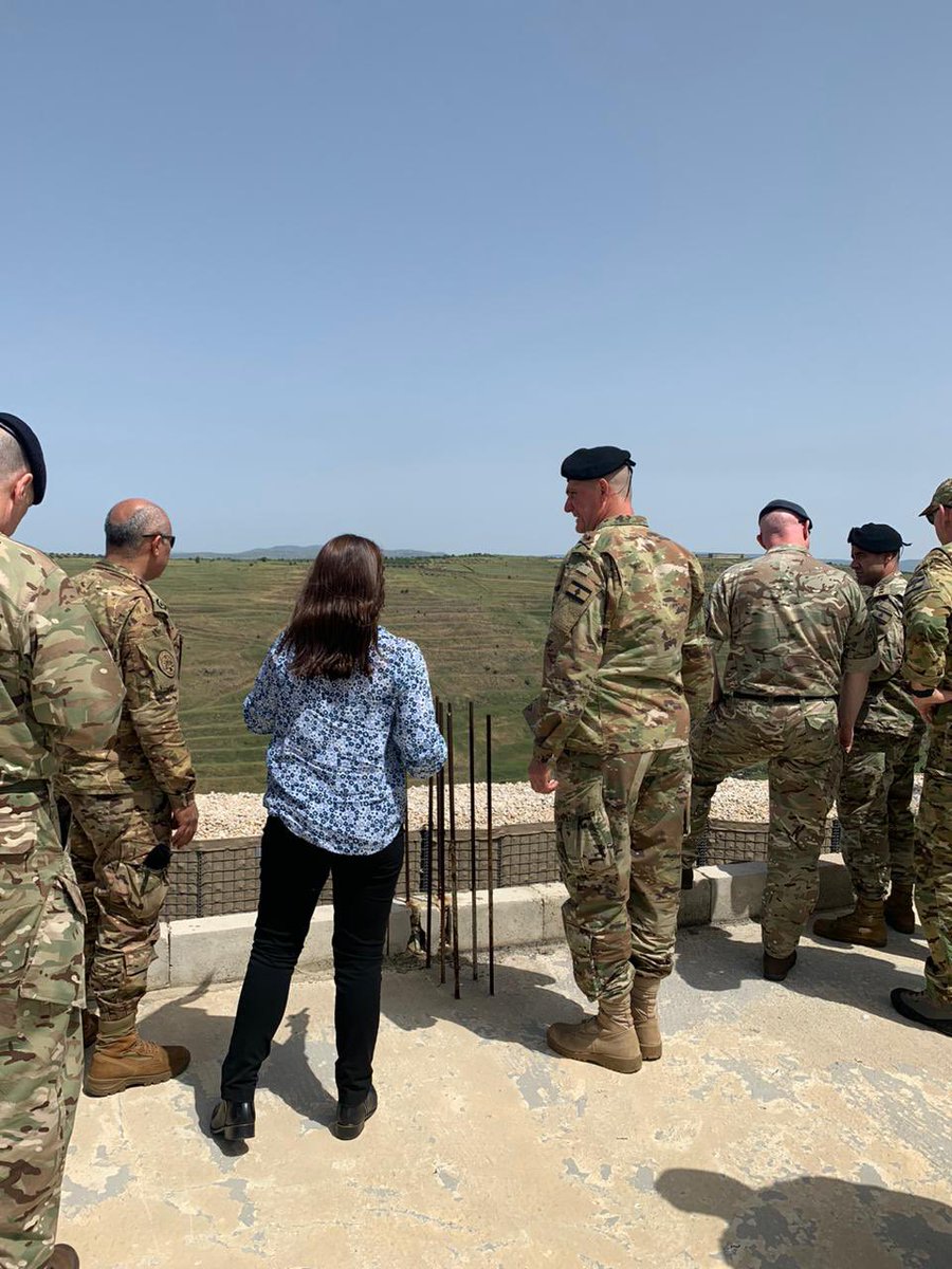 An honour to visit to the Land Border Regiment in North Lebanon with the UK's Deputy Chief of Defence Staff, Air Marshal Harvey Smyth. The @LebarmyOfficial are doing an incredible job protecting Lebanese sovereignty. 🇬🇧 support is steadfast.