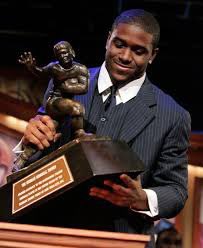 kommamusic's tweet photo. RT @MichaelVick: Well deserved! Congrats Reggie!

@HeismanTrophy 
@ReggieBush @uscfb @Saints 
@FOXSports https://t.co/9auYkoQAYm