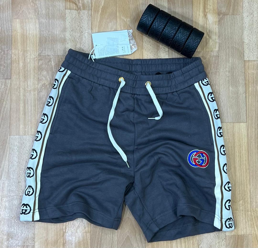 Premium cotton shorts available as seen 🔹Price:₦7000 🔹 Available in all sizes 🔹 Delivery is nationwide Kindly send a DM or Whatsapp 08184430540 to place your orders. Location, Lagos. Pls repost my customers are on your TL too 🙏 @_DammyB_ @pagesbydammy