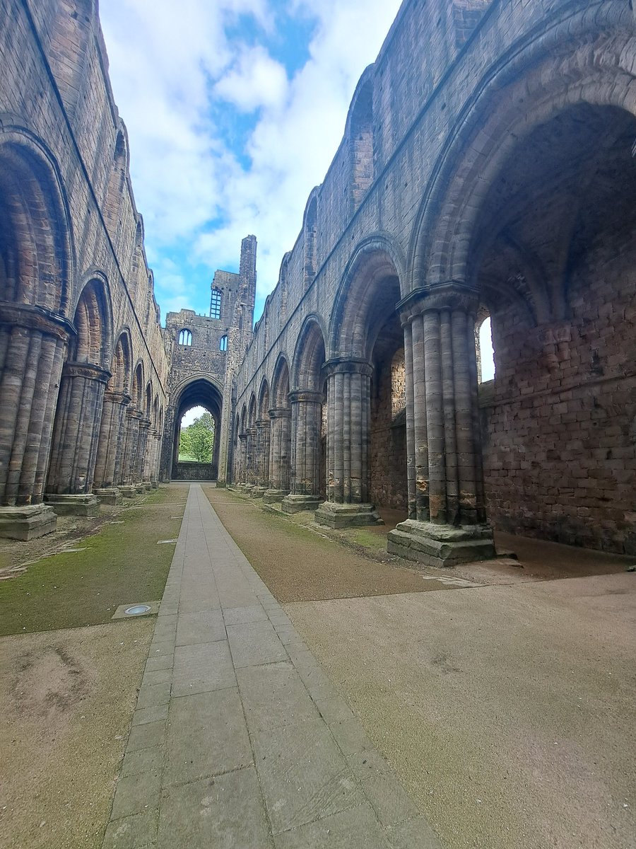 stevov1981's tweet photo. Just been to the beautiful Kirkstall Abbey. It is a magnificent sight on a spring day. You really feel as though you're walking through history https://t.co/b8iRyCTDNN