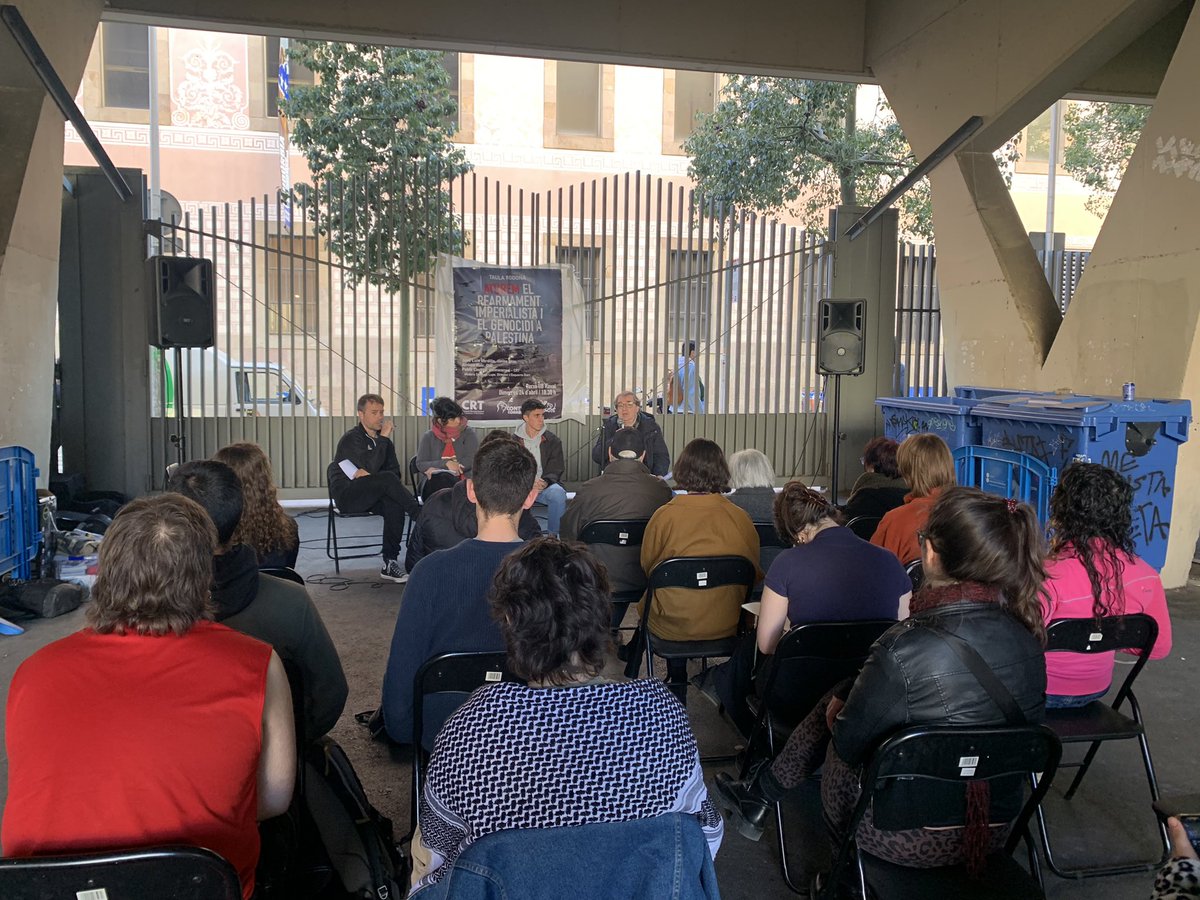 PanyRosasEsCat's tweet photo. Ara mateix les companyes de #PaiRoses estem a la taula rodona "Aturem el rearmament imperialista i el genocidi a #Palestina" amb José Luis Gordillo del @CentreDelas , Ainhoa Ruiz de la @cupnacional i Pablo Castilla de la @CRTorg i @Contrac_Cat https://t.co/Z54ZnCb5qn