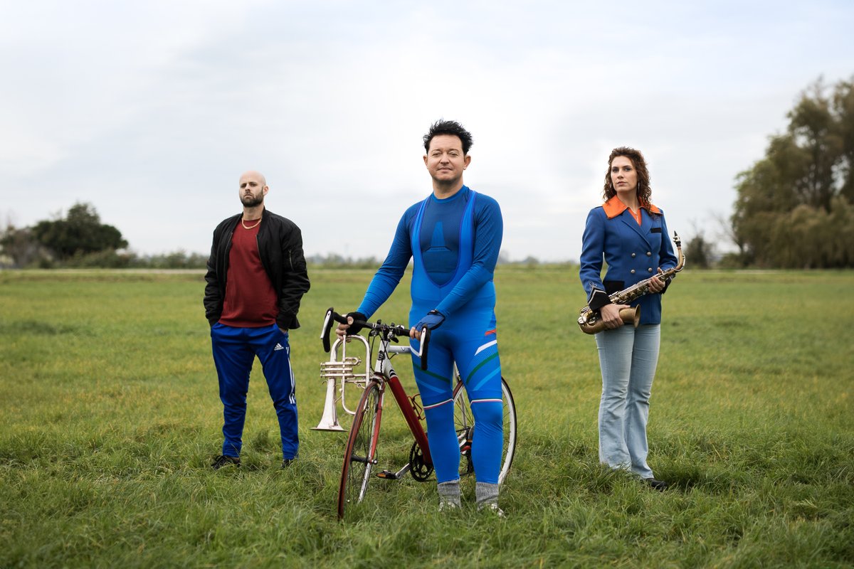 OPROEP FIGURANTEN #FANFARE🎺

Lijkt het je altijd nog eens leuk om mee te doen aan zo’n grote #TheaterProductie? Geef je dan voor 1 mei op als #Figurant via het onderstaande aanmeldformulier. Vragen of opmerkingen? Stuur dan gerust een e-mail.

👉: docs.google.com/forms/d/e/1FAI…