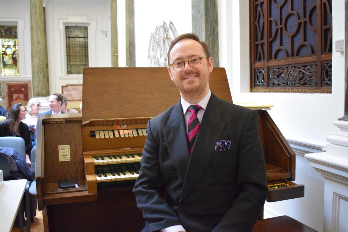 We're pleased to share the completion of the £114k restoration of #TheNationalHospital's chapel organ in partnership with Friends of UCLH. To mark this milestone, staff were treated to a recital by renowned organist, Richard Hills. Read: nationalbrainappeal.org/celebrating-th…