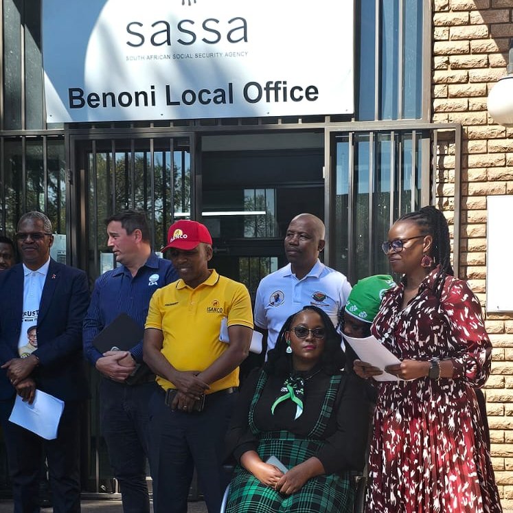 Today, through a joint press conference at the SASSA office in Ekurhuleni, party leaders in the Multi-Party Charter presented the Charter’s four agreed-upon objectives towards building a social relief framework. Signatory parties spoke on a workable approach to ending poverty…