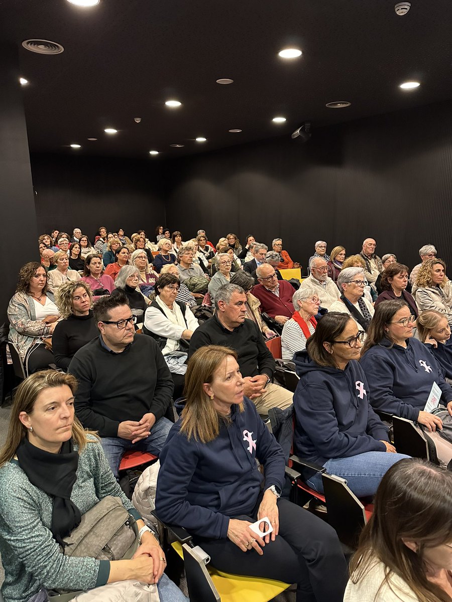 JuntsLloret's tweet photo. Avui hem assistit a la presentació de l’ @oncolligalloret. Estem molt contents que a Lloret de Mar neixi una delegació d’aquesta entitat per ajudar a la gent. Felicitats a tots (totes) les impulsores! Avui Lloret és un lloc una mica millor 🫶

#LloretdeMar #Oncolliga #entitats https://t.co/3PNBFn6XXR