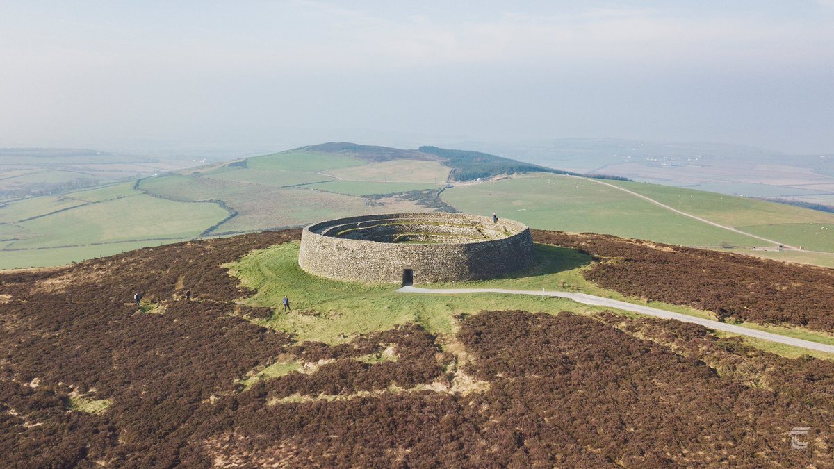 Grianán of Aileach • Donegal This was once the ancient royal seat of the Cenél nEógain, a branch of the Northern Uí Néill, one of the most powerful and influential of Ireland’s early medieval dynasties.