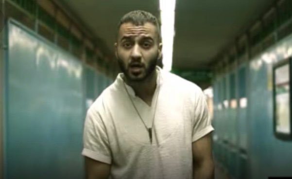 #پیام_فوری 

امروز شنیدم فرزند دلیر و بیدار مغزم #توماج_صالحى از طرف دادگاه فاسد انقلاب اصفهان به اعدام محکوم شده است.همانطور که قبلا گفتم،رژیم خامنه ای جلّاد به سیم آخر زده است‌.

فرزندانم! در برابر این حکمِ ننگین سکوت نکنید! اینها می خواهند شما را بترسانند و کشور را به