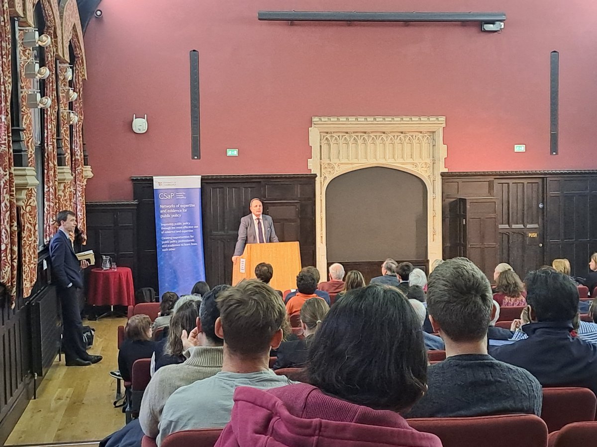 Dr Dave Smith now taking questions at the Annual Cleevely Lecture 2024 @stjohnscam #cleevelylecture
