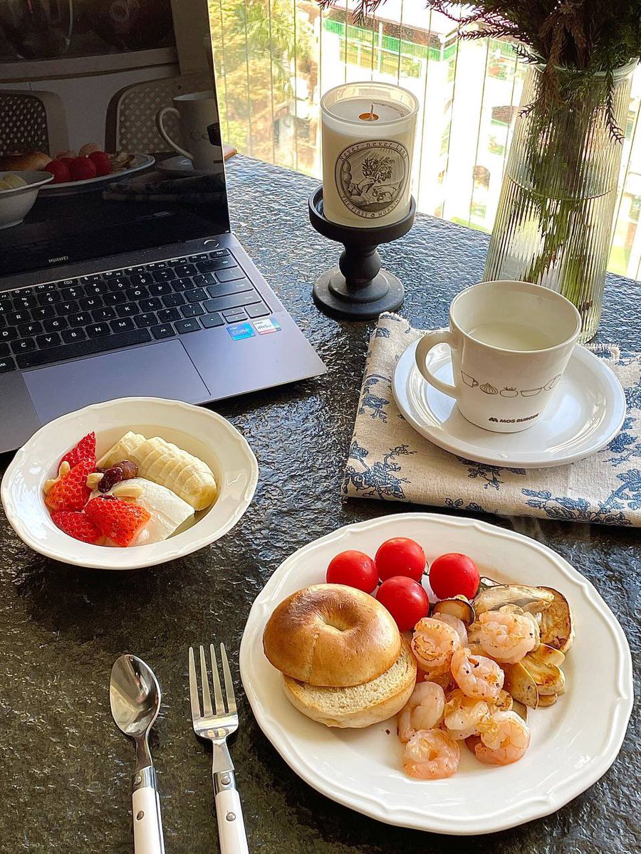 The original intention of life is to be happy.