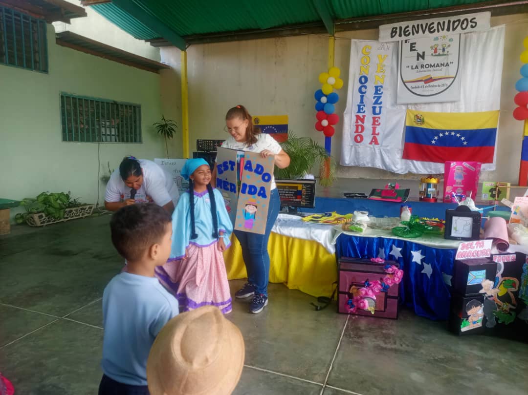 CDCEAragua's tweet photo. CEIN Alejandro Humboldt parroquia Los Tacarigua Mcpio Girardot, Actividad de cierre pedagógico "Conociendo a Venezuela".
#SembrandoPatria
@NicolasMaduro 
@_LaAvanzadora 
@MPPEDUCACION 
@LeiraSuarezPsuv 
@Soykarinacarpio https://t.co/jzN0lMvraT