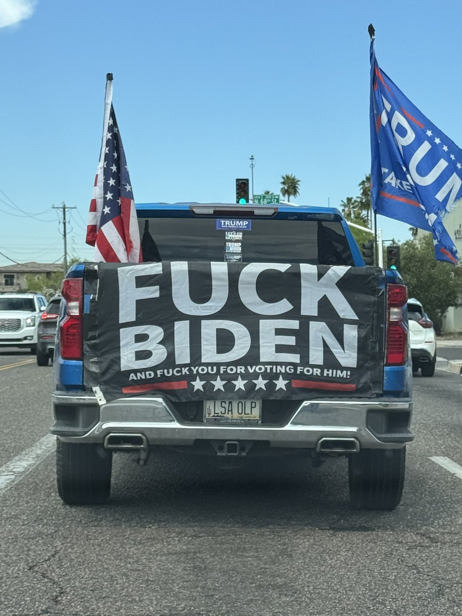 Just blocks from #TeamConor campaign HQ! Going to go out on a limb and say this guy is NOT voting for me… 😂 Donate here to help defeat the MAGA crazies! 👇🏻 secure.actblue.com/donate/conor-az