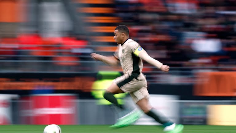 Kylian Mbappé in action ⚡️