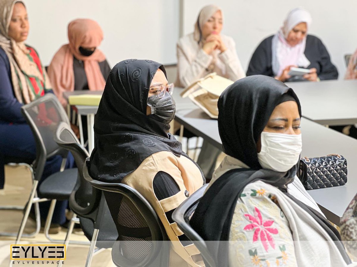 eylyesspace's tweet photo. اقيم صباح اليوم الاربعاء جلسة حوارية بعنوان "تعزيز دور المرأة في الانتخابات" بدعوة من مجلس نساء فزان في مساحة ايليس

تناولت عدة مواضيع مهمة، من ضمنها كيفية التسجيل في الانتخابات، والقانون الانتخابي، واهمية دور المرأة في الانتخابات، بحضور عدد من النساء الناشطات في المجتمع المدني. https://t.co/XKvWdfAG7S