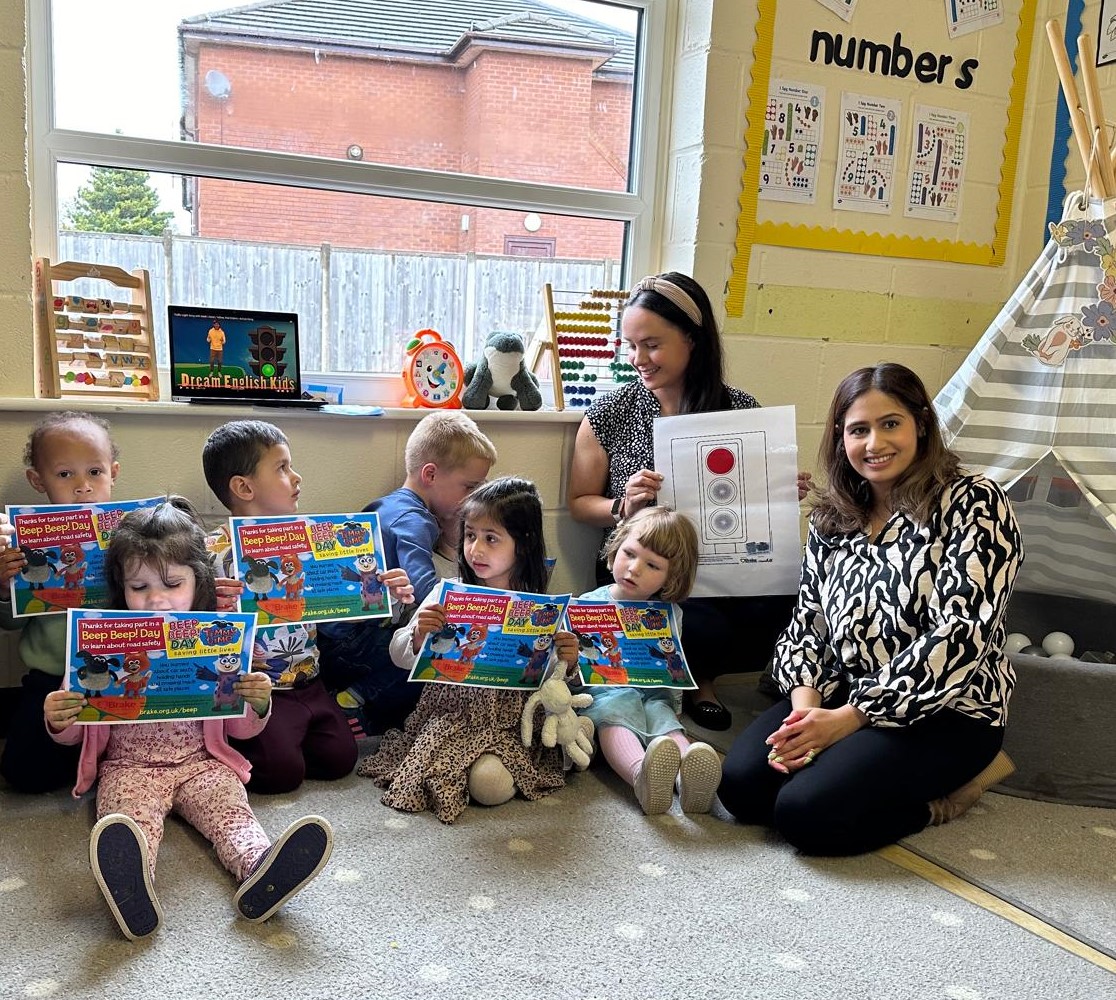 HughJamesLegal's tweet photo. 🚦 Solicitors from our Serious Injury team spoke to local nursery and primary schools in #Manchester to mark @Brakecharity's #BeepBeepDay all about road safety. 

🚗 The children learned how to cross a road safely and spotting dangers on the road. https://t.co/cXvWRZsJae