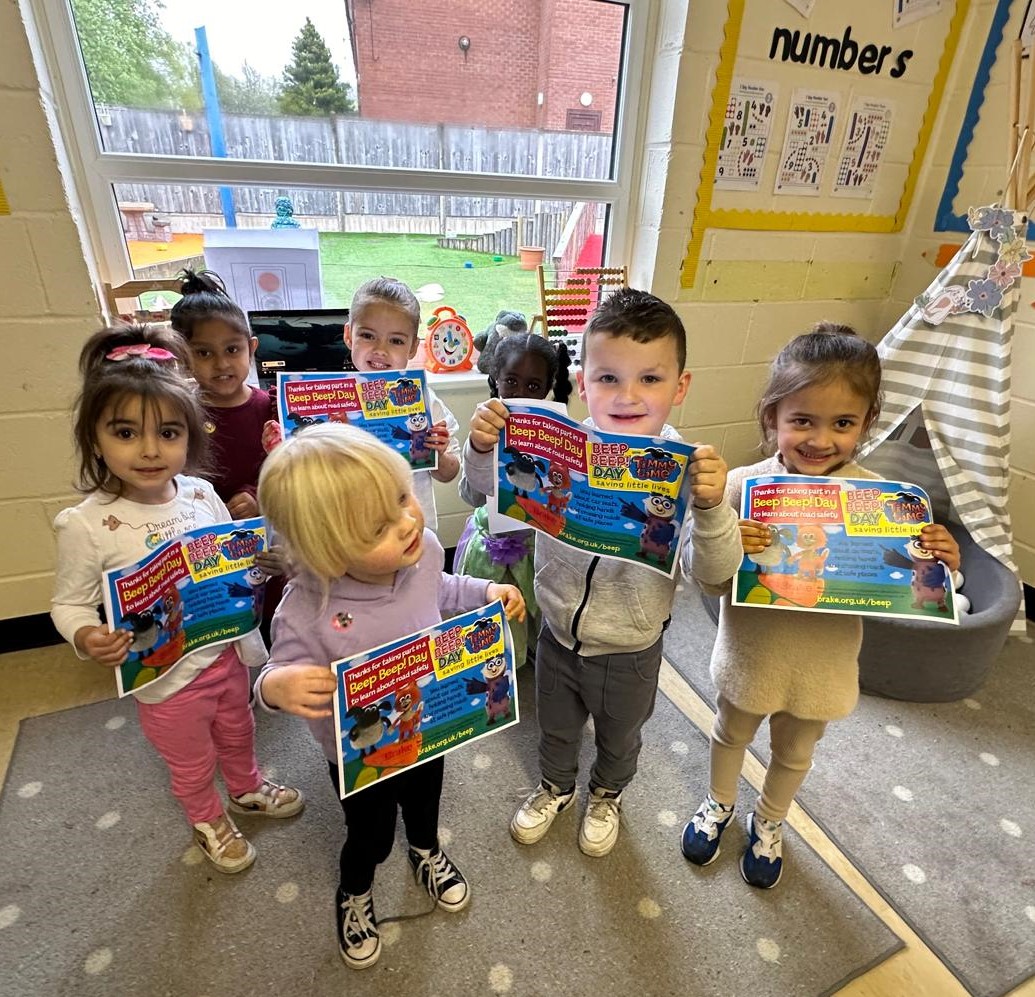 HughJamesLegal's tweet photo. 🚦 Solicitors from our Serious Injury team spoke to local nursery and primary schools in #Manchester to mark @Brakecharity's #BeepBeepDay all about road safety. 

🚗 The children learned how to cross a road safely and spotting dangers on the road. https://t.co/cXvWRZsJae