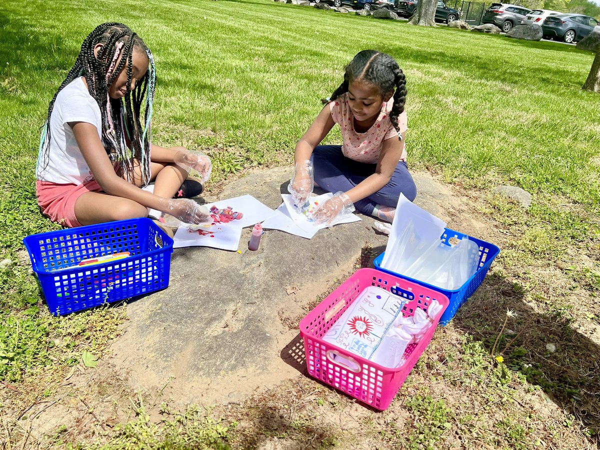 TatnallLS's tweet photo. Market Day preparations are in full swing in third grade. Students utilized the Lower School’s 3D printer, vinyl cutting machine, tinkercad, and their creativity to dream up amazing products! 
#TatnallLower #Tatnall3rdGrade #TatnallAimHigher https://t.co/0yURXtI4kQ
